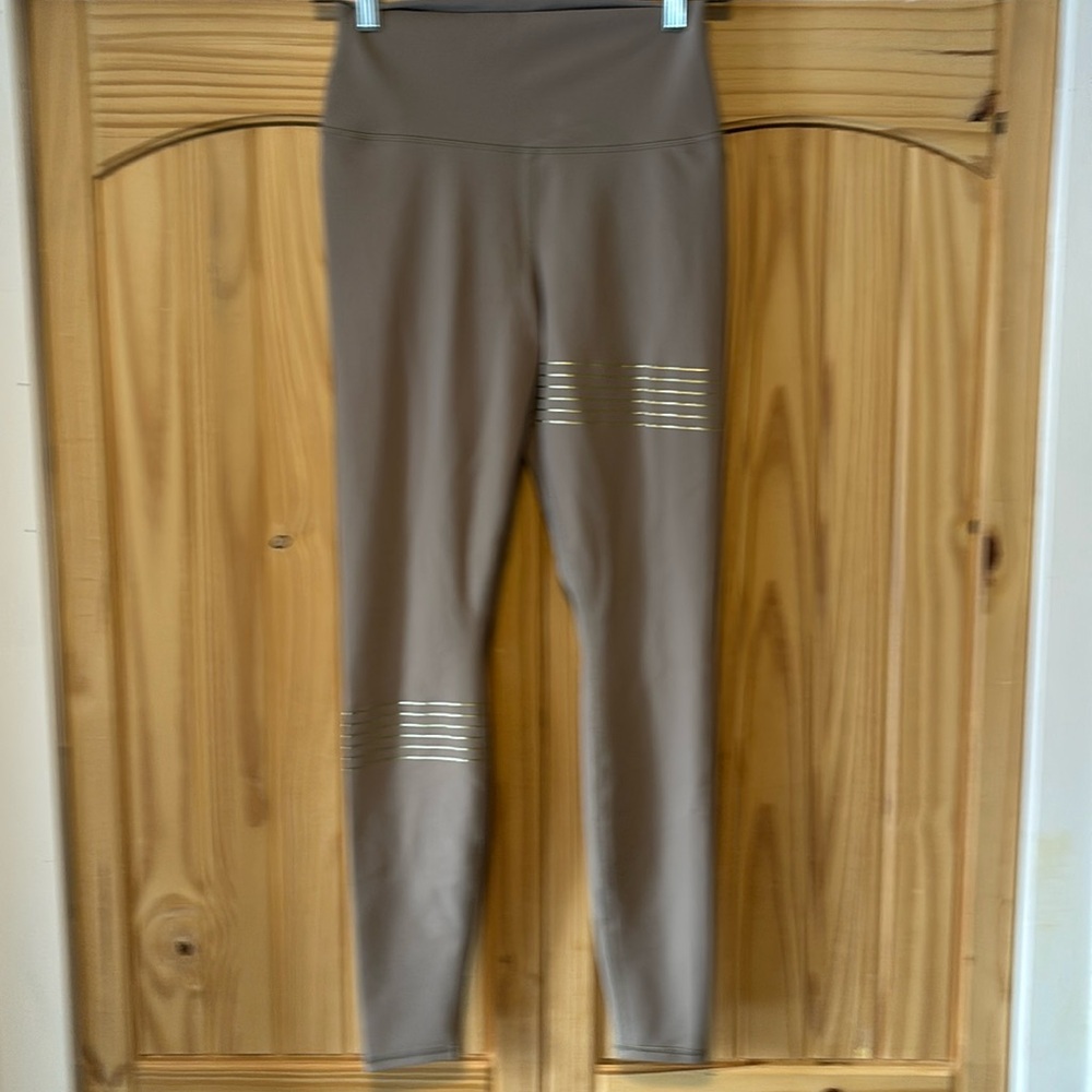 EUC Alo vapor high rise leggings full length size medium